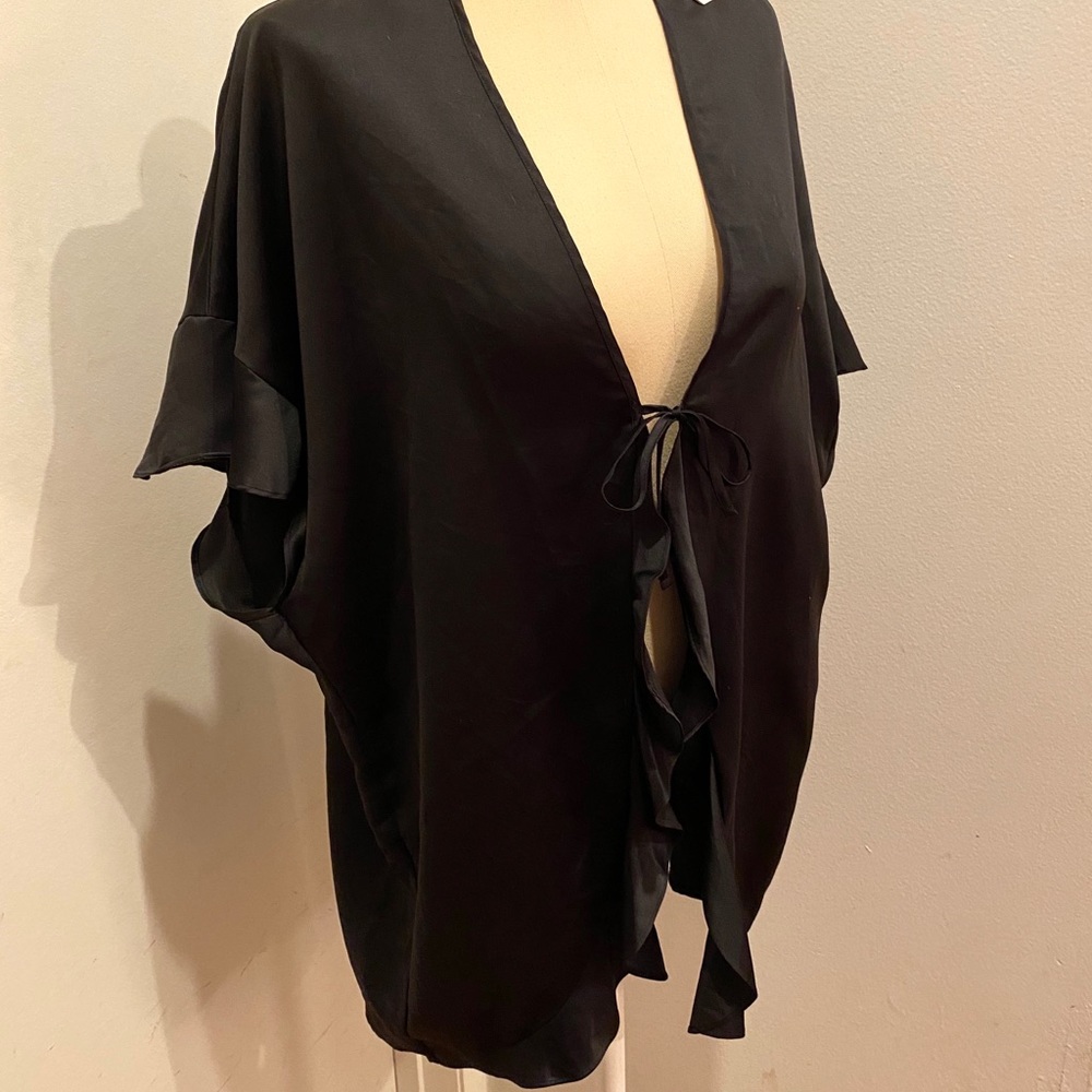 NWT Victoria’s Secret Robe w Ruffles - Picture 3 of 8